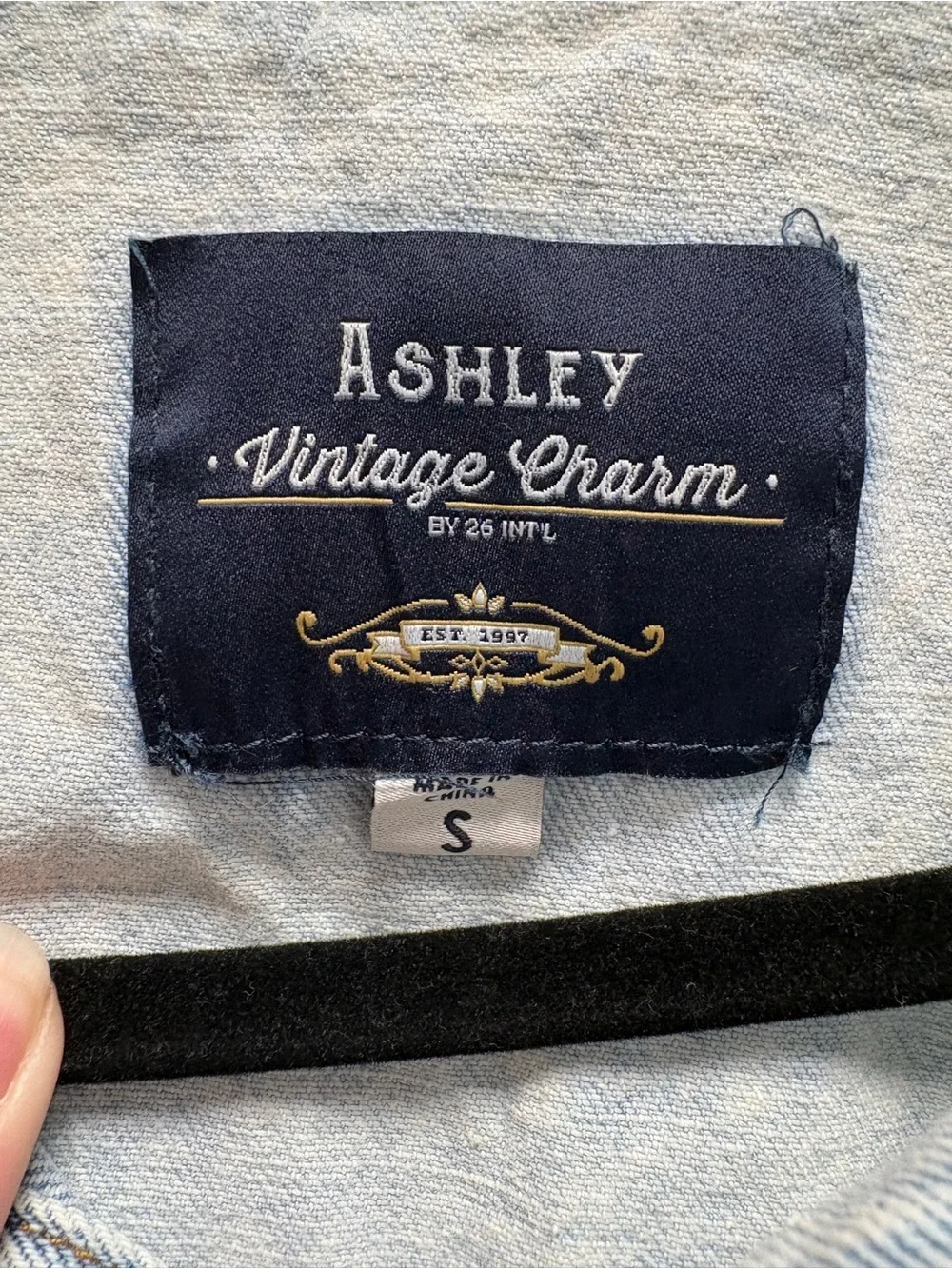 Ashley By 26 International cropped jean